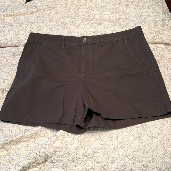 Banana Republic Pants - Banana Republic brown 5” shorts